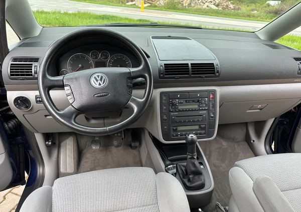 Volkswagen Sharan cena 19999 przebieg: 325000, rok produkcji 2005 z Szydłowiec małe 172